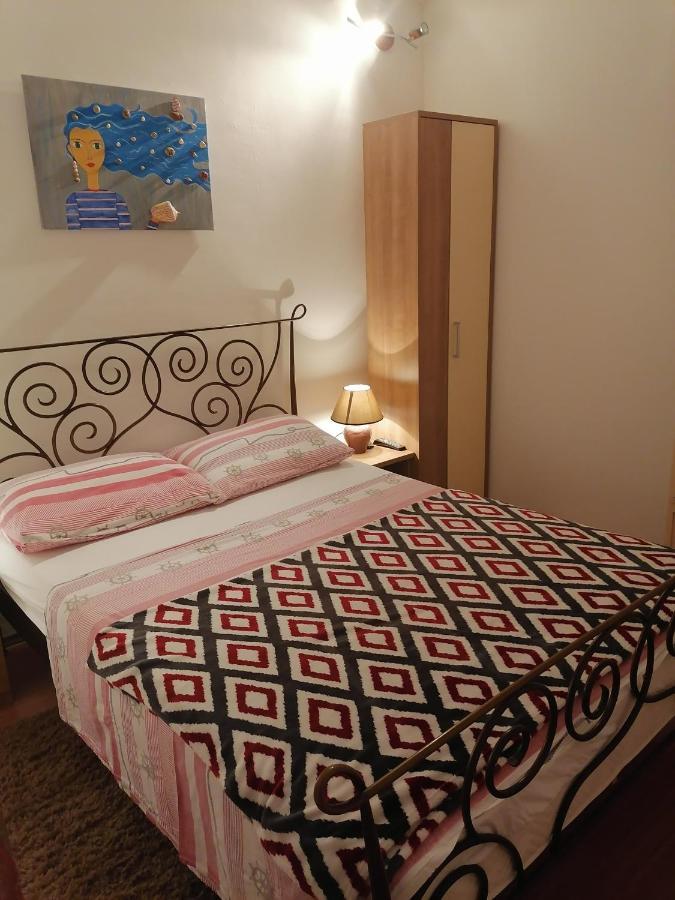 Apartment Nikolina Trogir Bagian luar foto