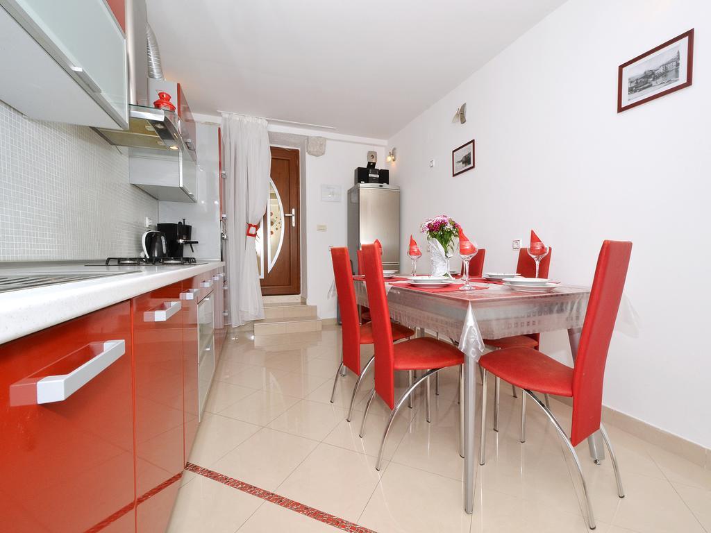 Apartment Nikolina Trogir Bagian luar foto
